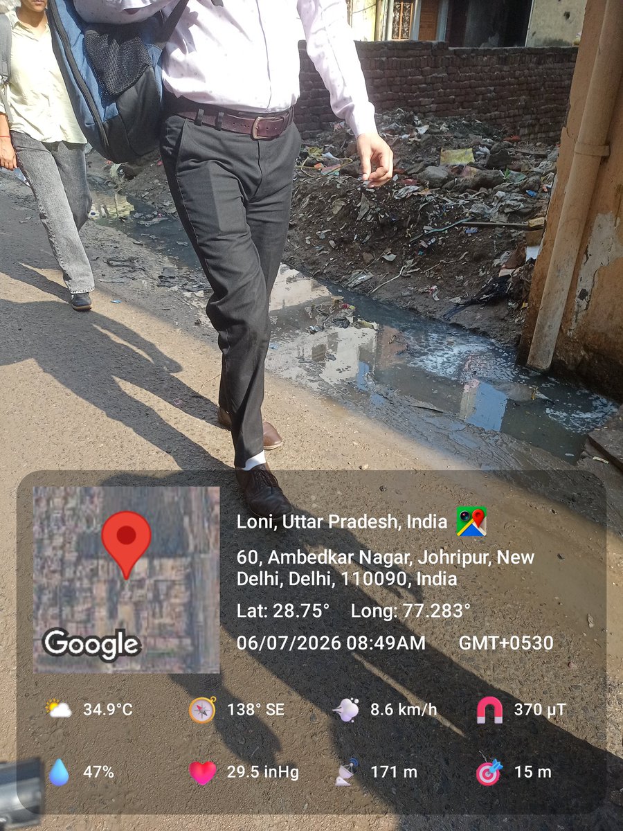 7428Chand's tweet photo. @CMODelhi @CPCB_OFFICIAL @gupta_rekha @LtGovDelhi @MCD_Delhi  shiv vihar metro station wali gali ambedkar vihar ka main rasta bahut hi narak bana hua h naali kachra road pani se bhara hua h lekin mcd aur mla sahab ka dhyan is road par nhi h logo ko aane jane me bahut muskil hotih https://t.co/0ItvqnX35A