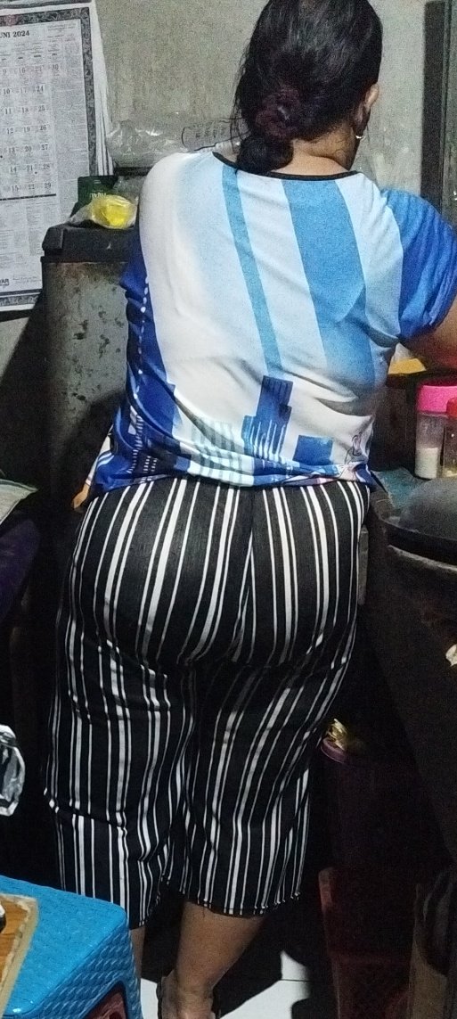 Fantasiibuibu's tweet photo. Si ibu makin semok🤤😍 https://t.co/UVpH9epc4T