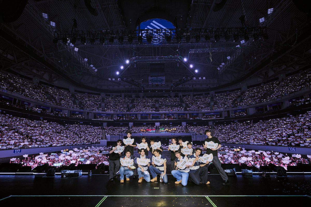 weareoneEXO's tweet photo. EXO PLANET #6 – EXhOrizon in #MANILA DAY 2🩶
 
#EXO #엑소 #weareoneEXO
#EXOPLANET #EXhOrizon https://t.co/tzFdaCTrzS