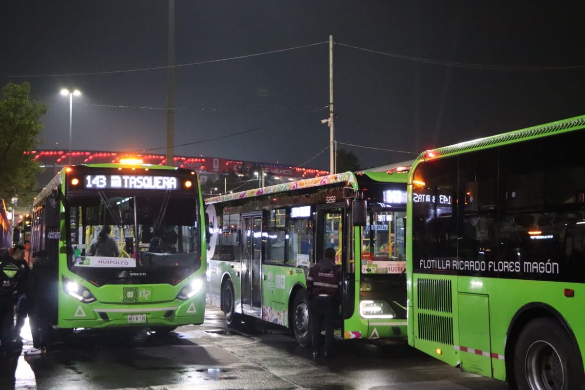 RTP_CiudadDeMex's tweet photo. Es momento de regresar a casa. #MIRTP ya se encuentra brindando servicio para que vuelvas de forma segura y cómoda.

📍 Ubica tu andén y aborda la unidad correspondiente a tu ruta: https://t.co/rYg6L8kMhO