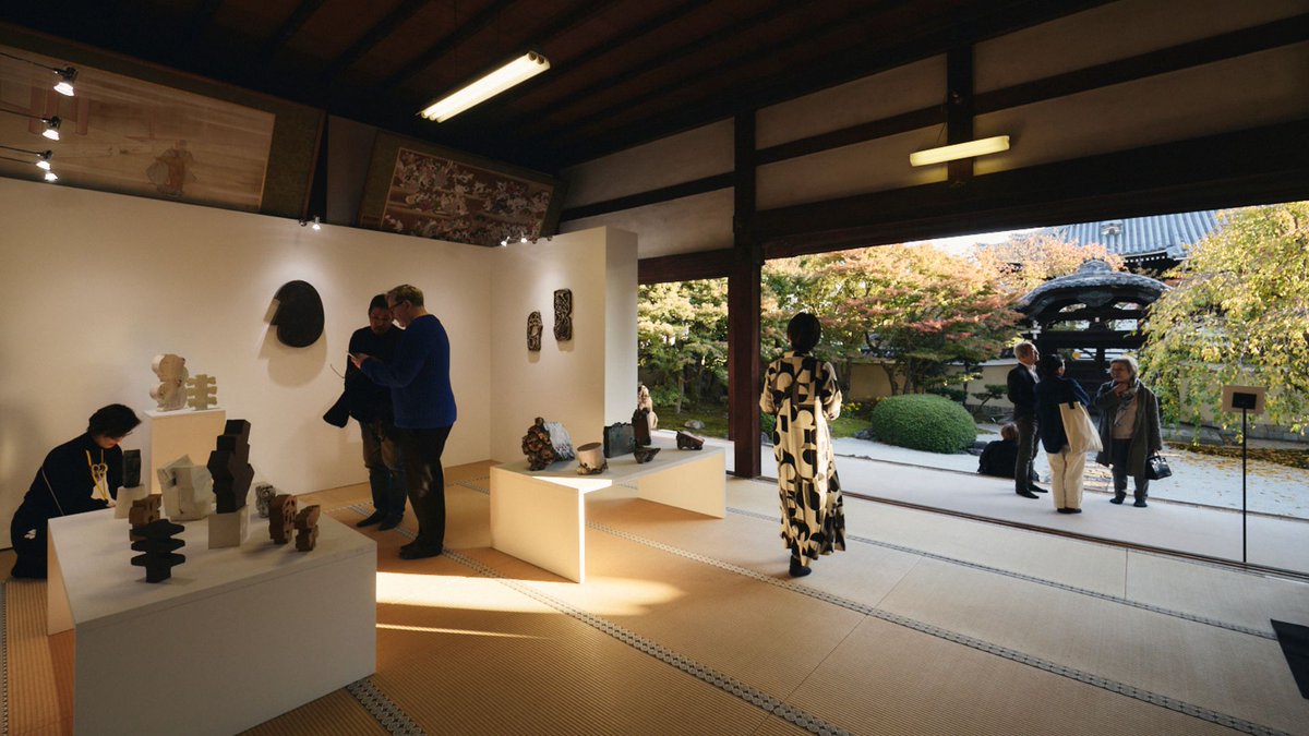 curation_fair's tweet photo. CURATION⇄FAIR Kyoto 開催決定。
京都・西陣の三寺院を舞台に、古美術から現代美術までが集う3日間。多くのアートフェアが均質な展示空間���開催される中、私達は「作品と場所」の関係に目を向けます。
ここでしか生まれない作品との出会いを、ぜひ京都でご体感ください。 https://t.co/ktZeL7FBGd
