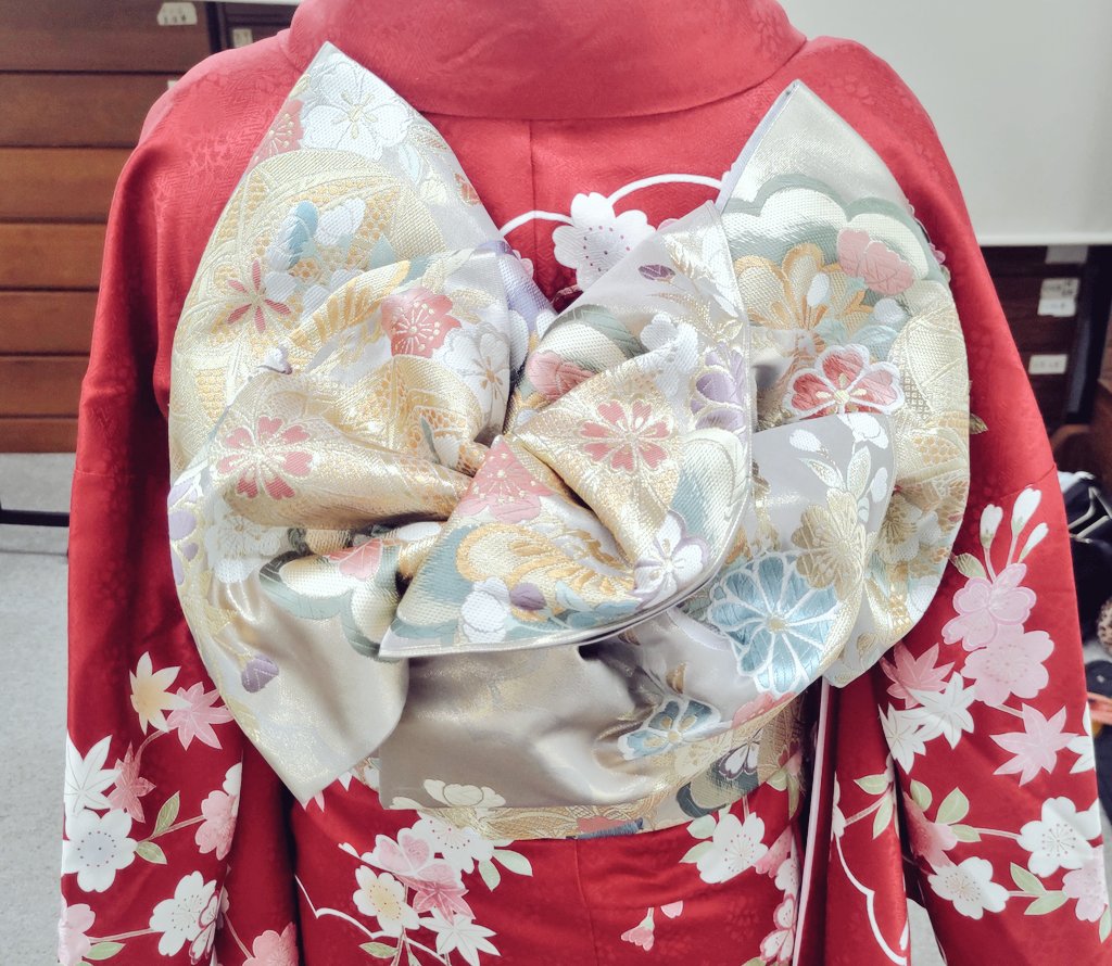 Flashback_Candy's tweet photo. 7月🎋

振袖の着付けテストが
あと1ヶ月に迫るも
力量不足が顕著な模様。

練習あるのみ、頑張ります👘

#着物
#振袖
#着付師
#練習中 https://t.co/rvhrN0ftlk