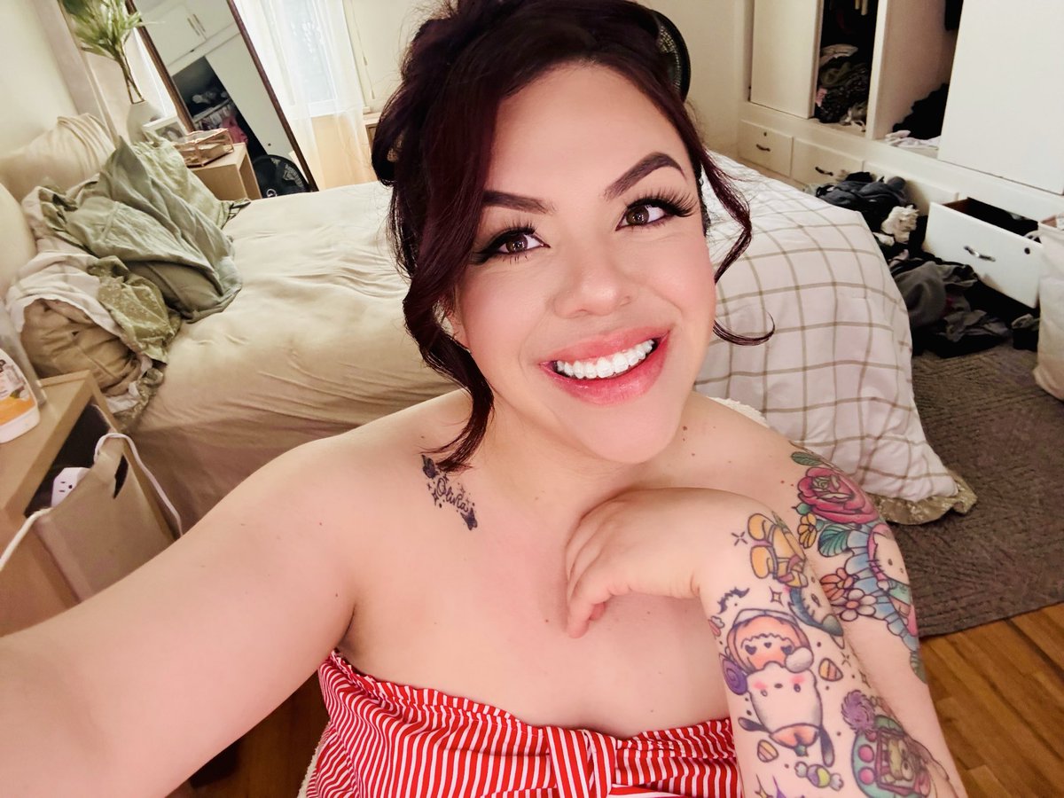 Darlingdesirae_'s tweet photo. 🤍❤️💙 https://t.co/4KPScSTRZp