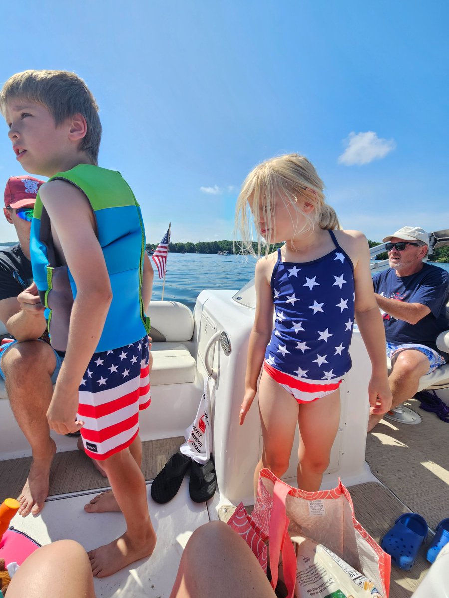 Midwest_Mom30's tweet photo. Flyovers &amp; fireworks with some NW Wisconsin patriots. 🇺🇸🇺🇸🇺🇸 https://t.co/OpCKtWoqVM