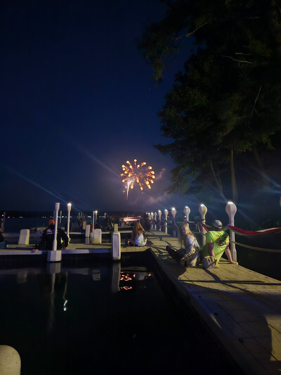 Midwest_Mom30's tweet photo. Flyovers &amp; fireworks with some NW Wisconsin patriots. 🇺🇸🇺🇸🇺🇸 https://t.co/OpCKtWoqVM