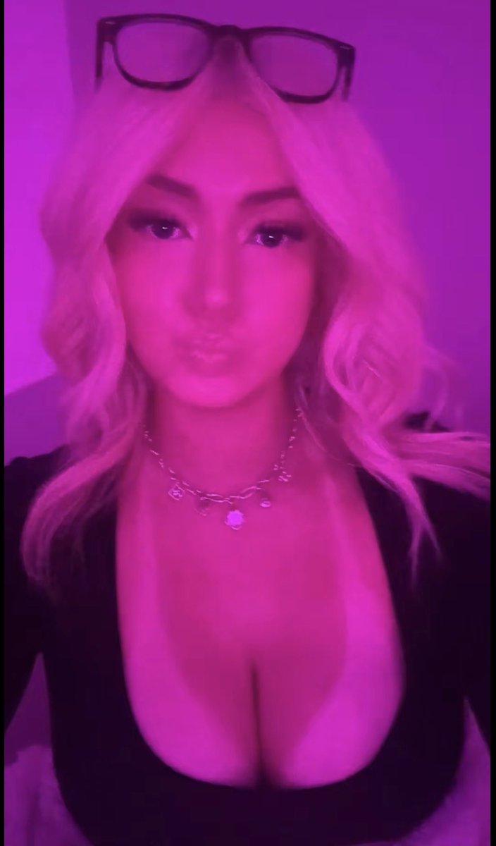 ywttiik's tweet photo. dm me to have some fun 😉 #wankchat #phonewank #goon https://t.co/jIn3EX9Rs4