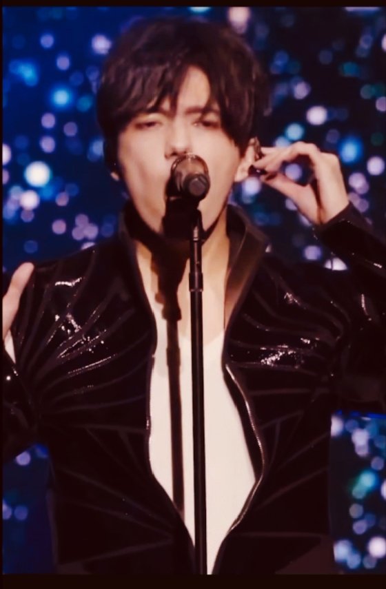 YGausseran's tweet photo. @Enrique93022700 @dimash_official DIMASH IS A COMPOSER 
La mejor voz del planeta 
SamalByDimash 
#DimashQudaibergen https://t.co/esqQcP1r2R