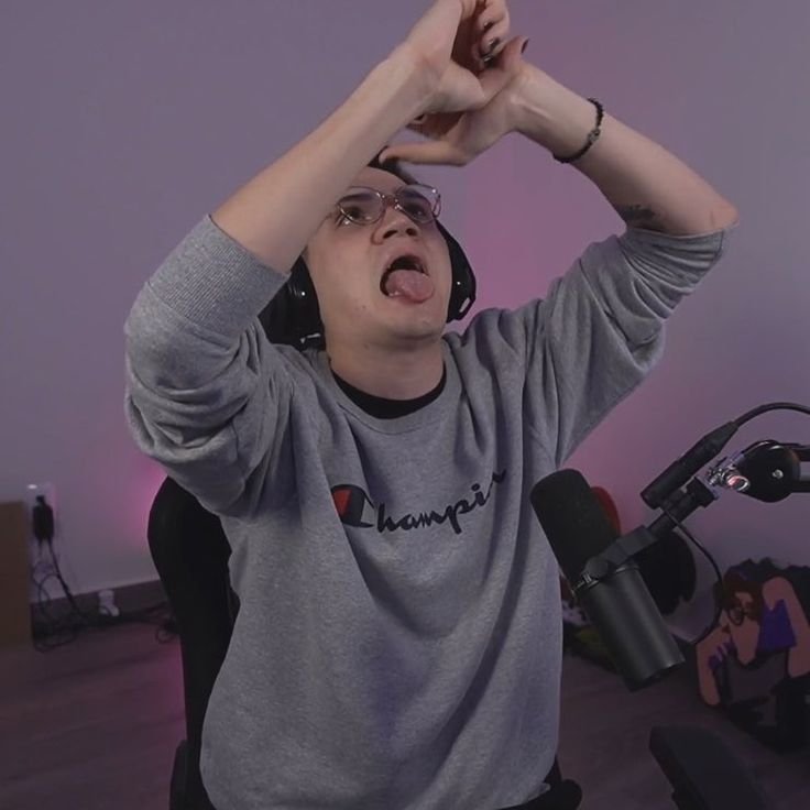 mingd1ck's tweet photo. La 𝑷𝑼𝑻𝑰𝑻𝑨 streamer de @OPF_Priv no dejaba de insinuarse al asiático durante su live

No quedó de otra que darle una lección a ese maricon con una buena 𝒗𝒆𝒓𝒈𝒂 de una vez enfrente de sus fans y de su 𝑪𝑶𝑹𝑵𝑼𝑫𝑶 𝑵𝑶𝑽𝑰𝑶💢
#seductivesunday  #minginsfw 
-𝑴𝒊𝒏𝒈𝒊🐣 https://t.co/TeRN307pmx