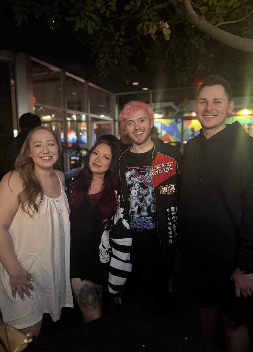 Doro44's tweet photo. Another AX done with my best friends ❤️ https://t.co/IO77ucQrPk