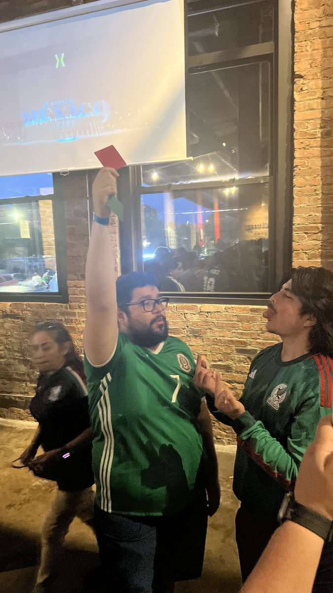 bb_nighthawk's tweet photo. Fuck England (except Harry) https://t.co/dwh40GuXiv