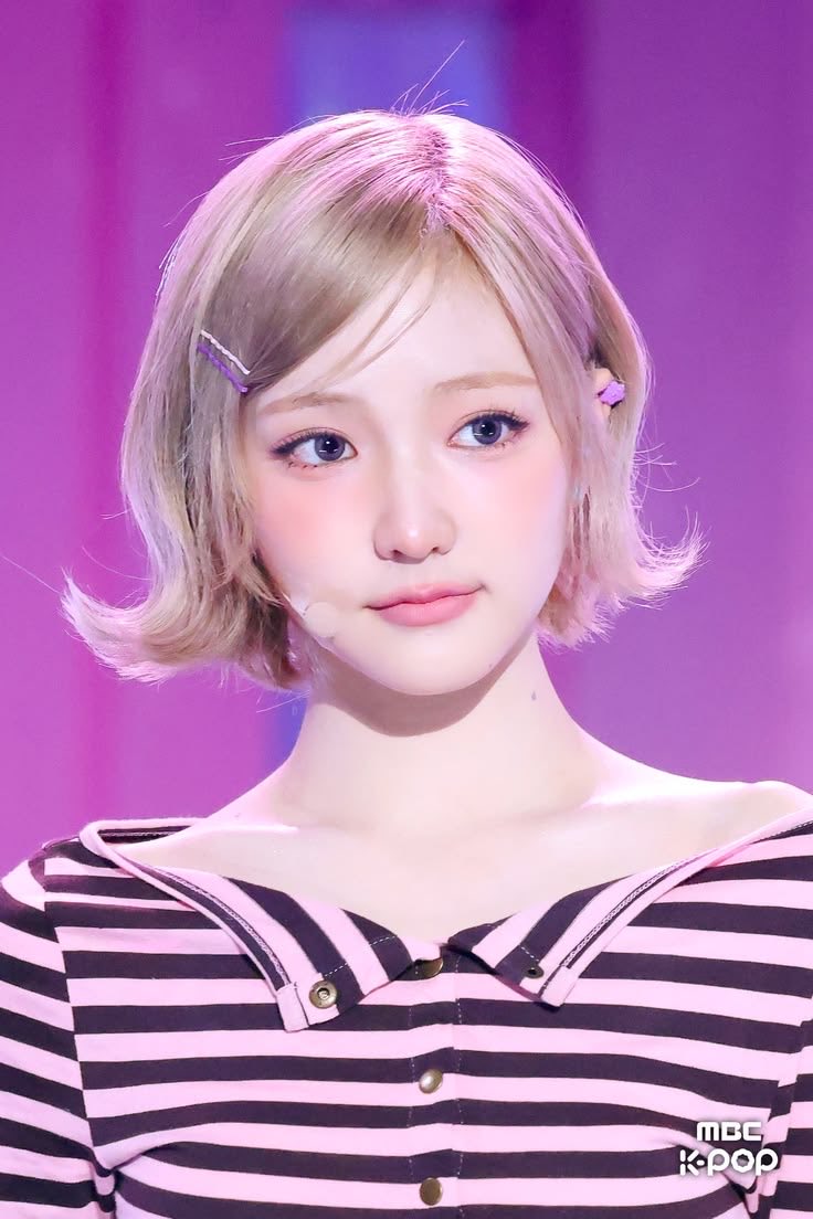 babi3pink's tweet photo. i understand hair play is an important part of dolls but i really wish we got more dolls with styles like this ☹️☹️☹️ https://t.co/FgUfpQU7Ta