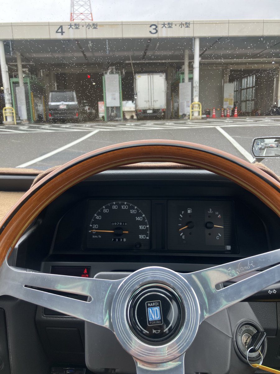 SJ300623's tweet photo. 今日は懐かしい車の新規登録 https://t.co/3Qo4g6WcCX