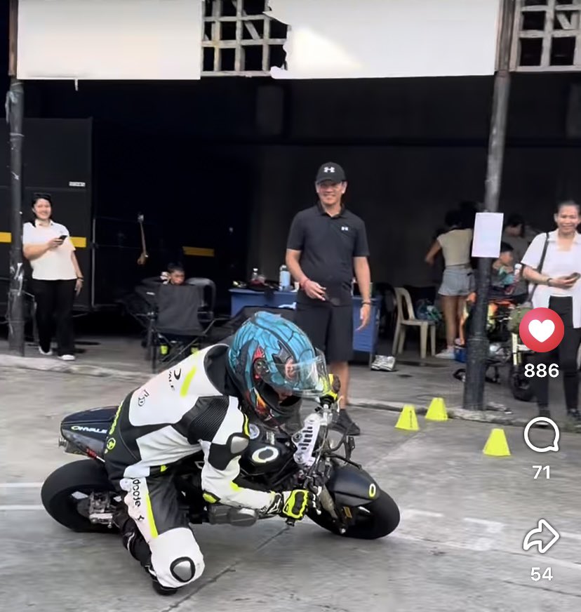 engr1626's tweet photo. Siya ba iyong walang talent na sinasabi ng iba dyan?! 😝

Full video here: https://t.co/RTxvMyYW3j https://t.co/ZeillCI1Hg