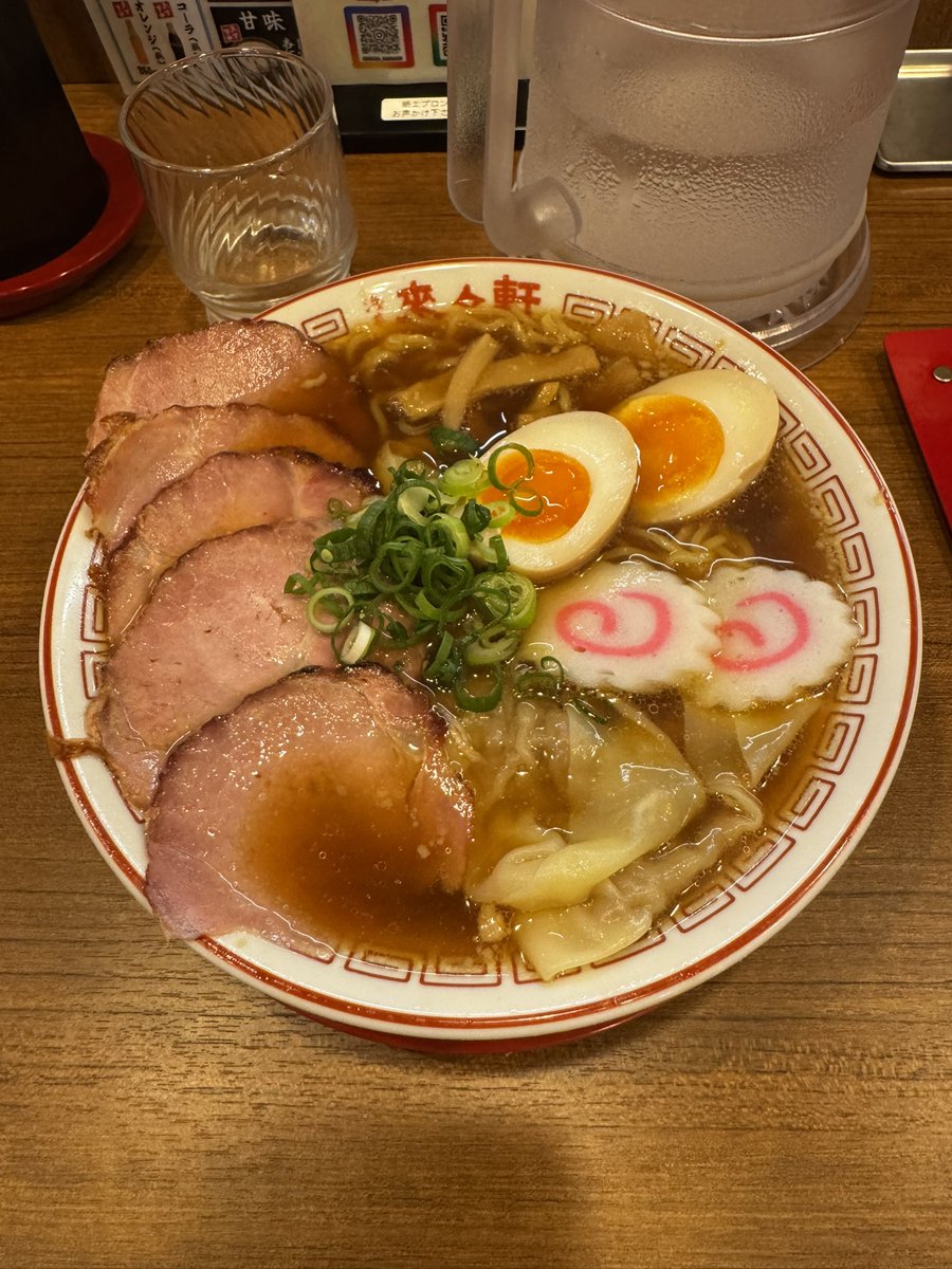 darunkoyuki's tweet photo. ちょうど東京に来れたので、浅草来々軒に来れました
特製ラーメンを食べましたが、まさに昔ながらのラーメンといった感じで、とても美味しかったです
次はビールをいただきたい https://t.co/tTCPEOYpdW