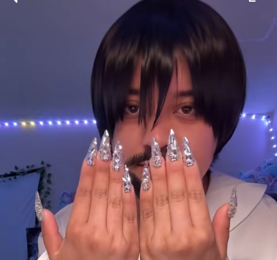 H4n_luv3's tweet photo. Olruggio after the girls begged to practice acrylics on him https://t.co/ZTmypRFmQt