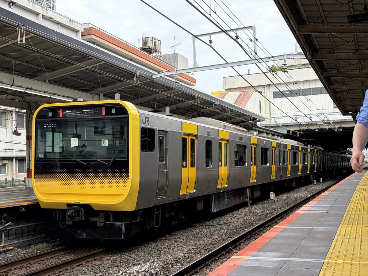 N700S_J42's tweet photo. 2026.7.6
中央・総武線E235系B31編成　性能確認試運転
津田沼駅にて撮影。
車内は見た感じ変わってないですね。
#JR東日本 #E235系 #総武線 #試運転 https://t.co/gYHsM8kJfe