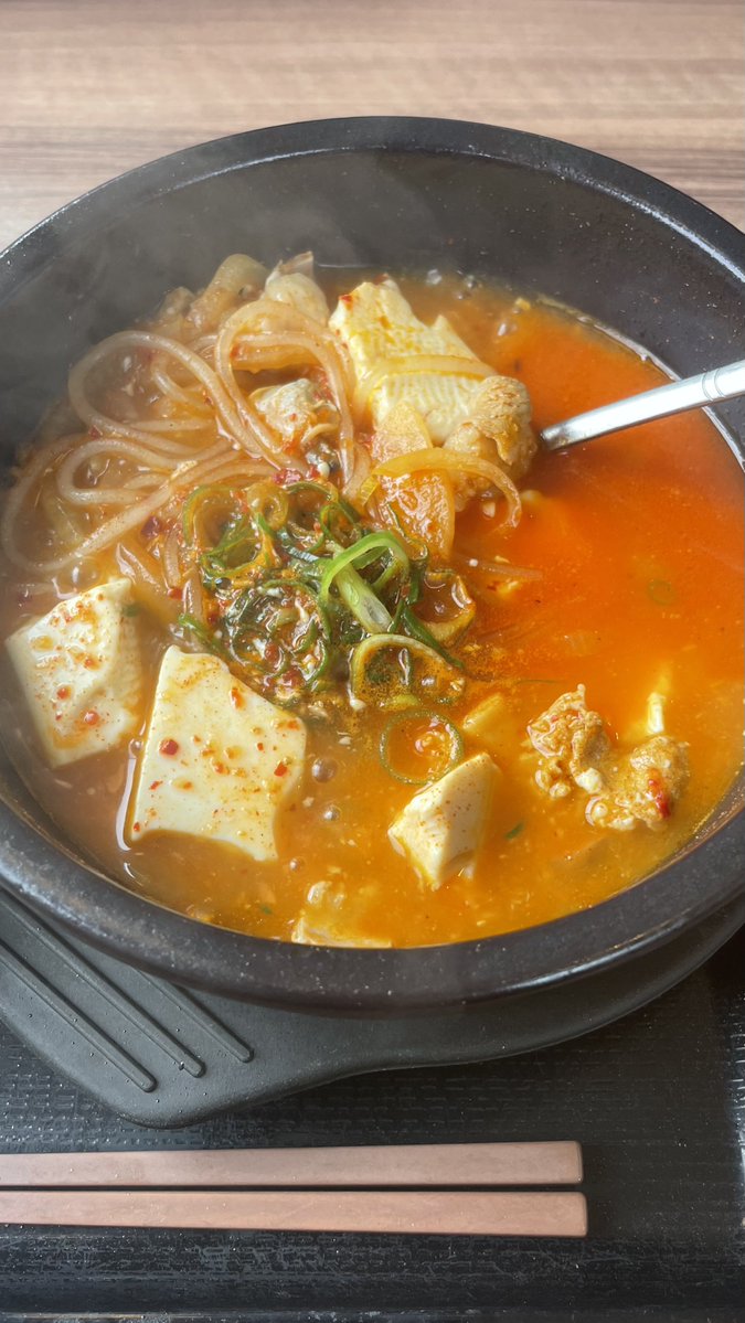 AT_doudesyou's tweet photo. 平日の昼間っから
スンドゥブチゲ + α https://t.co/Nz1MysfoQf