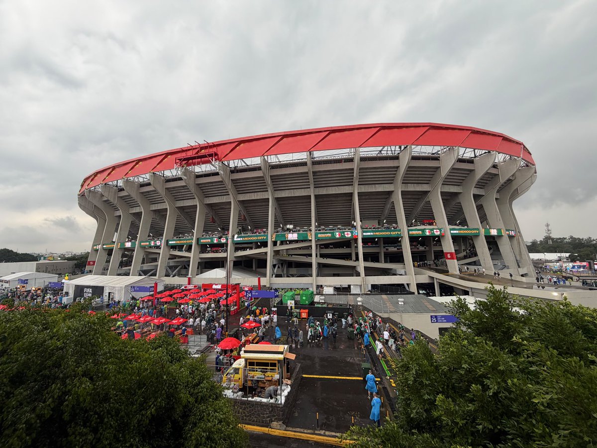 GabyCuevas's tweet photo. Con este partido concluye un eje muy importante de nuestra responsabilidad: coordinar los trabajos del @GobiernoMX para que se lleve a cabo la @FIFAWorldCup en nuestro país.

¡Gracias a cada persona que hizo posible este Mundial como solo México lo sabe organizar, vivir y compartir! 

México vuelve a hacer historia siendo el único que ha recibido por tercera ocasión este torneo, y lo hacemos con el profesionalismo y amor que caracteriza a nuestra gente. 

¡Gracias @miseleccionmx por los grandes partidos!
¡Gracias a todas y todos los servidores públicos del Gobierno de México, de las 3 ciudades sede @GobCDMX @GobiernoJalisco @nuevoleon, a los equipos de los estadios y centros de entrenamiento, a FIFA México, a las embajadas, empresas y organismos internacionales! ¡Gracias por ser el mejor equipo 🇲🇽!