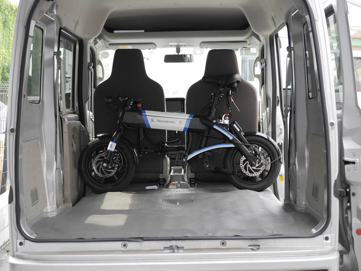 impress_watch's tweet photo. glafit、セイノーグループの宅配に特定原付活用　軽自動車に4台搭載 https://t.co/v6AWKKExD3 https://t.co/VfQMOPSMLo