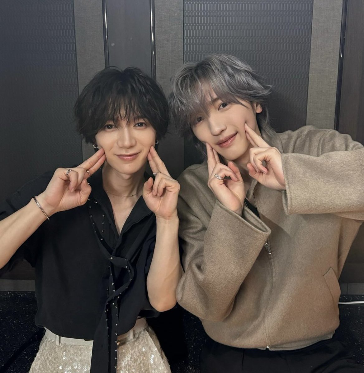 ae54_c's tweet photo. TLがジャニ神ツーショで溢れてるので、じゃあ俺の番ね https://t.co/D9BjOOoq3b