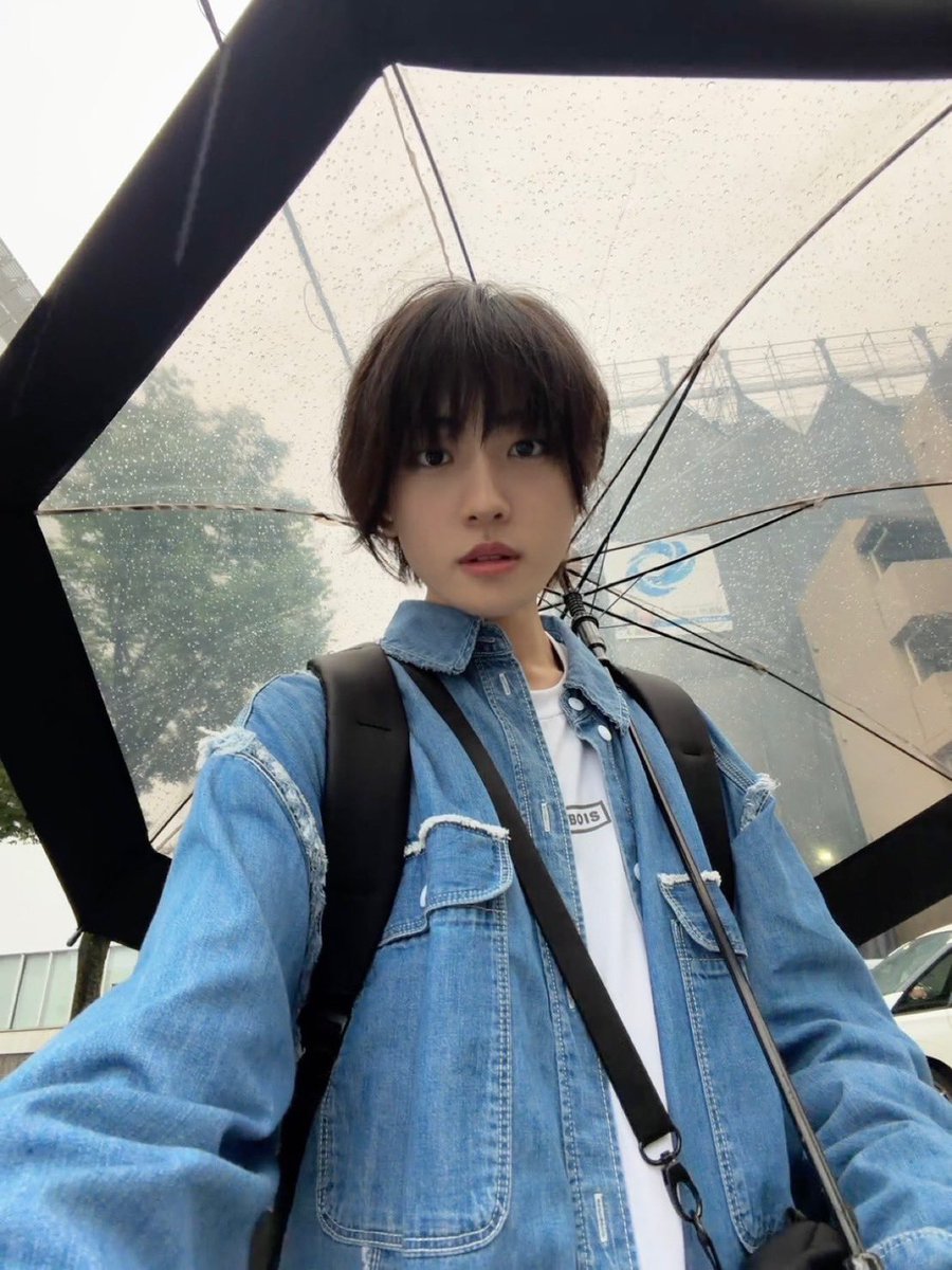 ruikururu's tweet photo. おはようございます
とある雨の日。☂️

#全自動傘買った #でも #2週間で折れた 
https://t.co/Fuku9TrcZe https://t.co/K8nvPK36sy