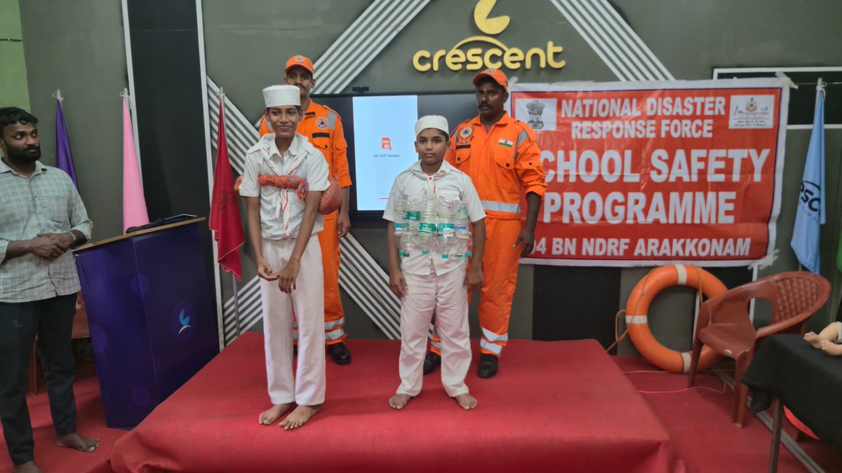 04NDRF's tweet photo. 04 Bn NDRF (A) conducted a School Safety Programme at Crescent High School,Tanalur, Malappuram, Keralam. Students were trained in disaster awareness,First Aid, CPR, FBAO,bleeding control,splinting,evacuation,fire safety, and life-saving skills. 🇮🇳
#NDRF #SchoolSafety #Malappuram https://t.co/Ndds4u1U7b