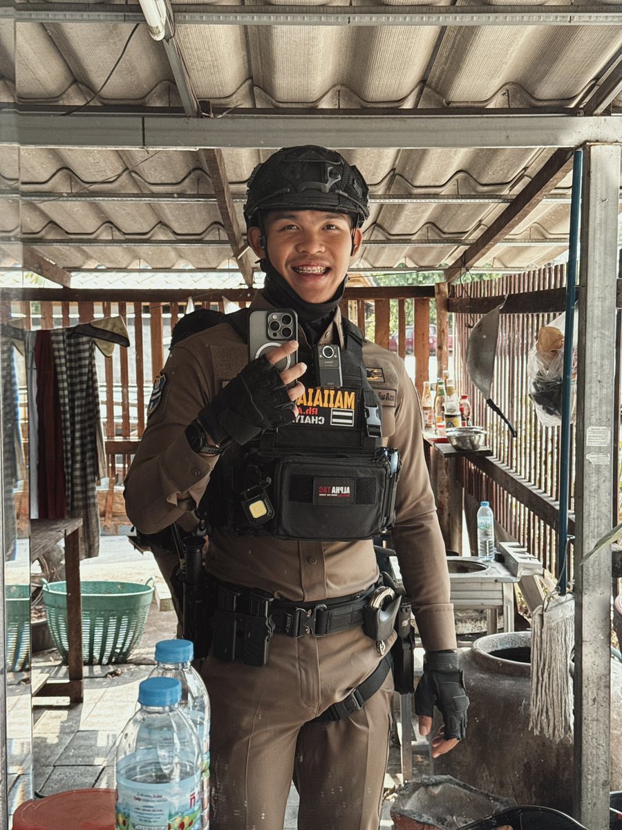 Maichal42's tweet photo. ตำ อะไร ก็ไม่ถึง��จ เท่าตำรวจ #ลพบ��รี  #หัวเกรียน https://t.co/qmD5PEKEGV