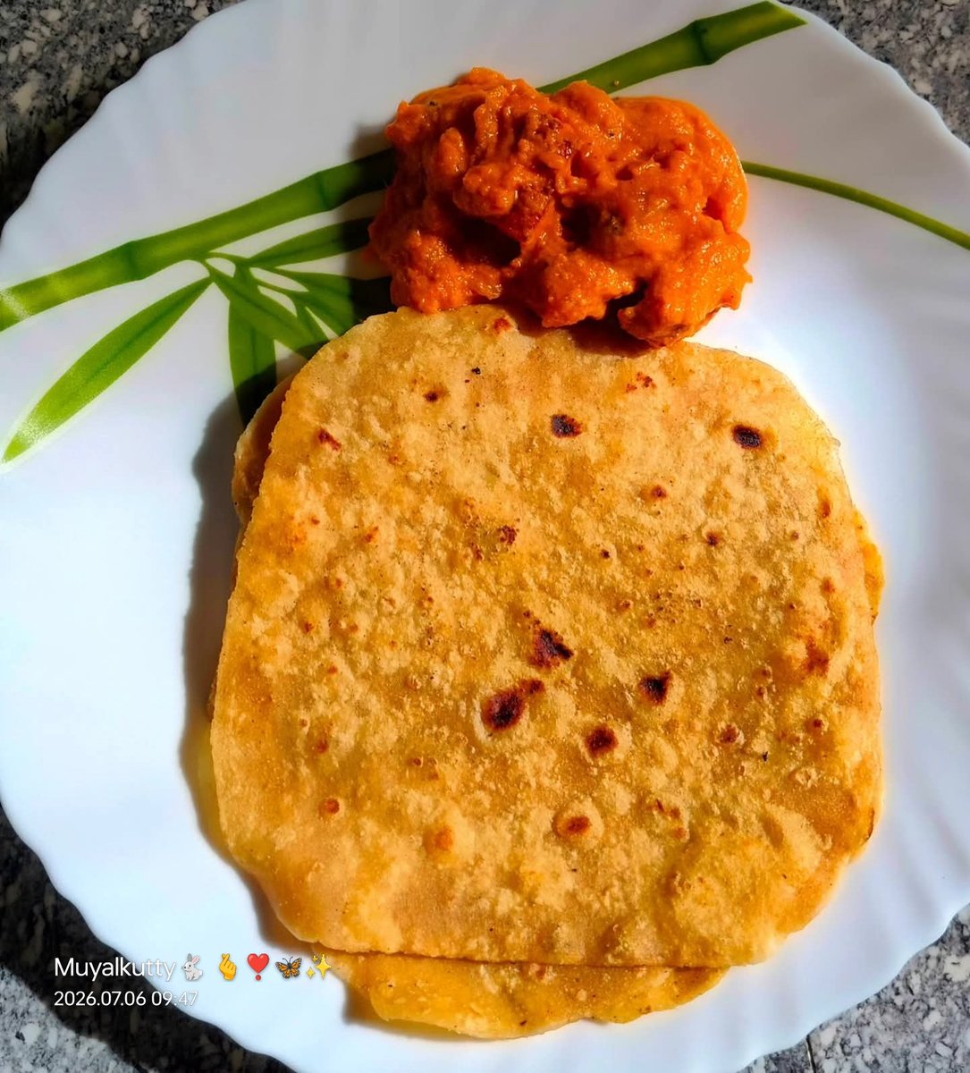 White_forestsg's tweet photo. ஒரு வாரம் கழித்து...
மனசுக்கு பிடிச்ச வீட்டு சாப்பாடு! 😋❤️
அப்படியே கூடவே காத்துக்கிட்டு இருக்குற வீட்டு வேலைகள்! 🧹🧺
"நோ பெயின், நோ கெயின்"-ங்கிறது இதுதானோ? 😂
முயல்குட்டி🐇🍂
#BackToHome #RealityCheck #MomStyle https://t.co/HnZxb2DnVr