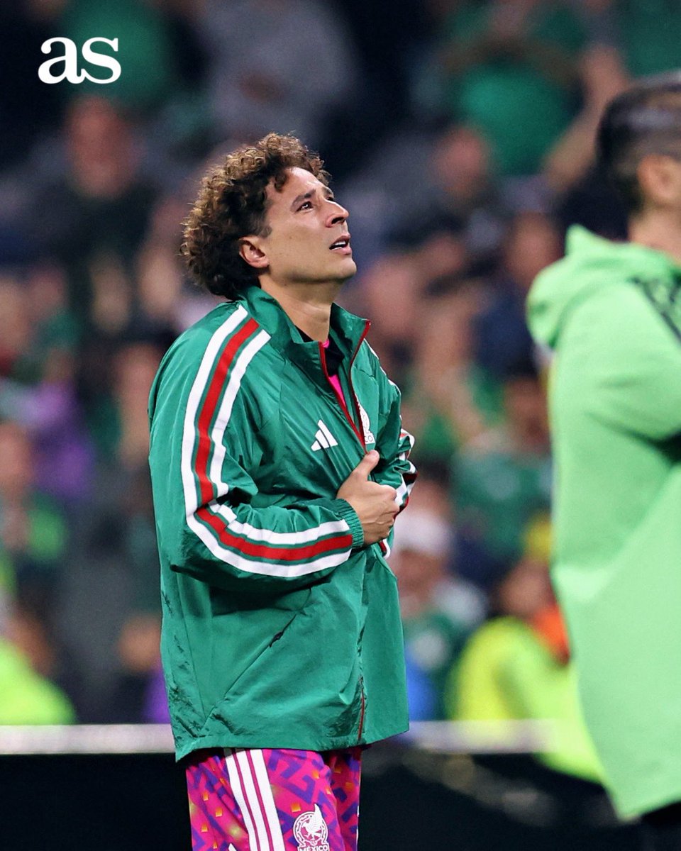 ASMexico's tweet photo. Ya no queríamos llorar y nos encontramos con estas fotos de Guillermo Ochoa… 😭💔

No era el final que merecías. https://t.co/lqYiSiIyP3