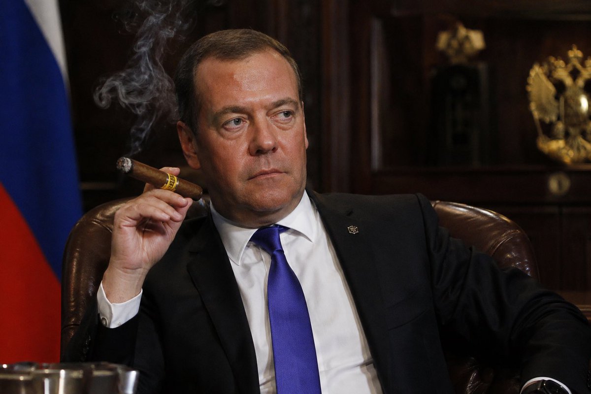 Zlatti_71's tweet photo. Medvedev:

“The US turned 250. Is it a role model or an “evil empire”?

I think, neither. But here is what most countries on this planet would agree on: America has no right to make decisions for others. Any state, large or small, can sort out its problems on its own. The US and the White House have no business imposing their will on others. Let them clean up their own mess at home first.”