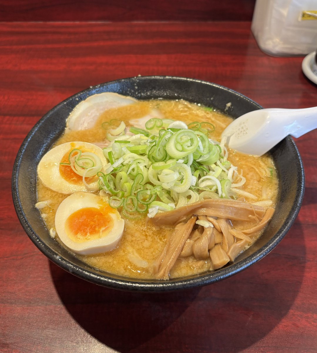 everycheatday's tweet photo. 2026.7.6の昼ごはん

『なりたけ 本八幡店』さん（本八幡）
・みそ味玉子らーめん（薬味増し）
・ランチセット（半ライス/餃子3個）

今日はミソの気分でした

また来る https://t.co/7PiHiNsQKN
