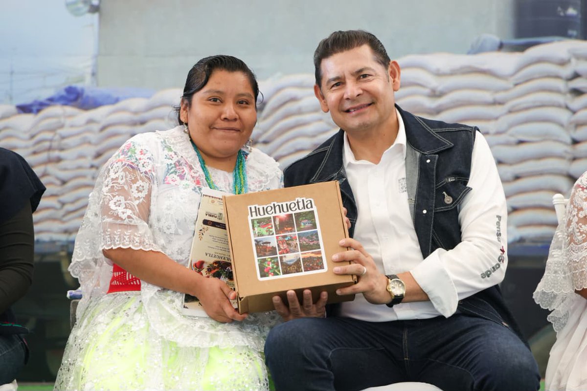ae_informativo's tweet photo. FORTALECIMIENTO DEL CAMPO Y CONECTIVIDAD, PARA BIENESTAR DE FAMILIAS SERRANAS: ARMENTA MIER

#Puebla

https://t.co/J1knm10BMx https://t.co/TsNS3Z8pU4