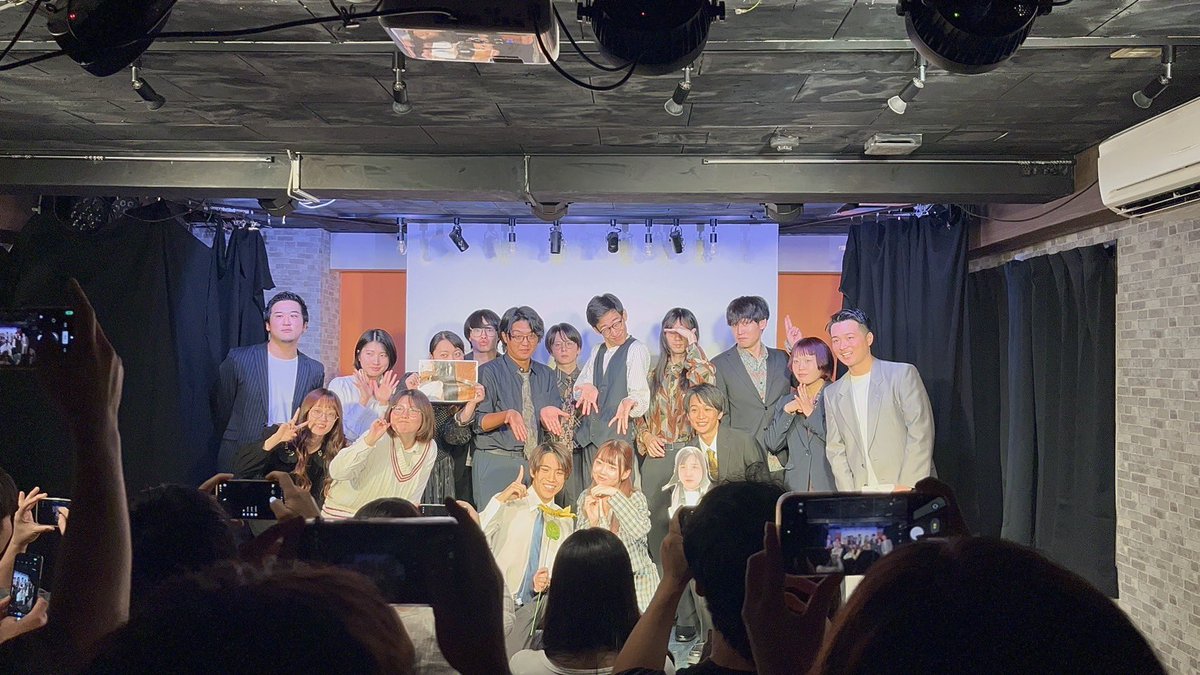 kwchgk's tweet photo. 昨日になりますが、臨界ライブ
〜眠らない彗星〜でした！たくさんのご来場ありがとうございました！
人前でのネタすら初めての相方でしたがやり切れてご満悦のようでした、俺もです
出演者・スタッフのみなさん、そして遥々長崎から来てくれた日和見主義もありがとうございました！ https://t.co/raFZJnhwrX