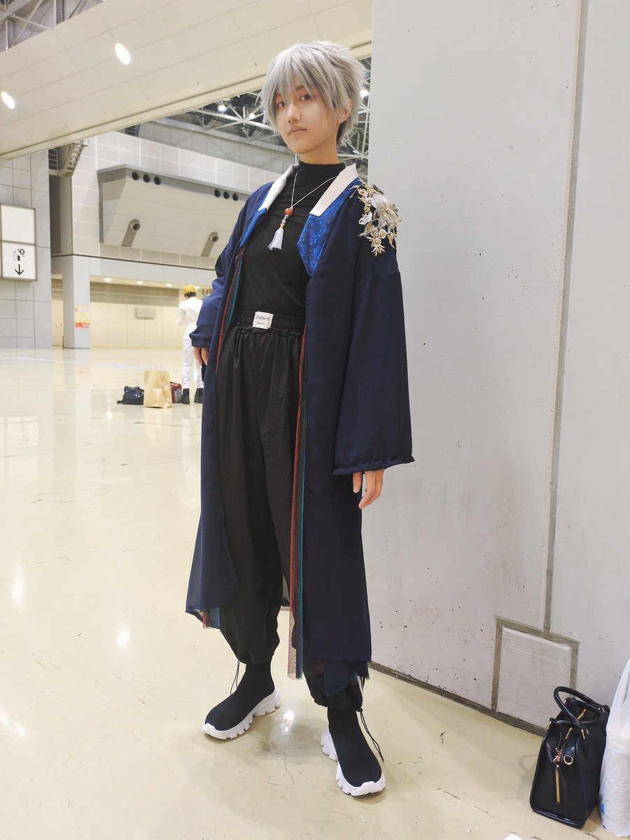 karisome_natsme's tweet photo. ⚠コスプレ⚠
昨日の星願でゆうきさんに着てもらった韓国展示会イラストの韓服カヲル君✨️ふつくしい…

モデルが良いとワイの縫製技術が上がった気がする https://t.co/TQ27kAejPM