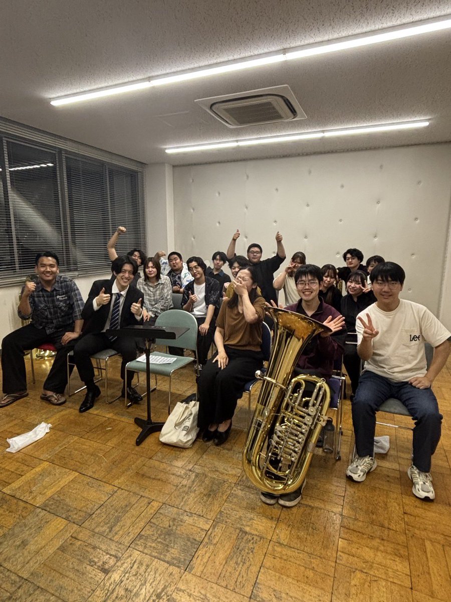 kunitachi_tuba's tweet photo. そして！
6月30日には試験前おさらい会がありました！！！

7月2日に行われた試験のためのおさらい会だったため緊張感が今まで以上にありました、、、

伴奏つきでやられた方もおりいつもより豪華なおさらい会になったと思います🎵

次回の開催もお楽しみに！ https://t.co/zIqFwC9BH6