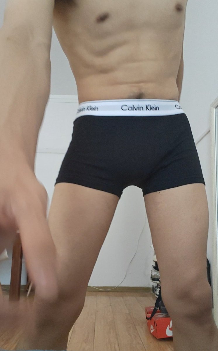 31findS's tweet photo. 知道叫什么了吗？
#1s #sm  #白袜  #ck #腹肌 #体育生 https://t.co/9AyiXTmHQQ