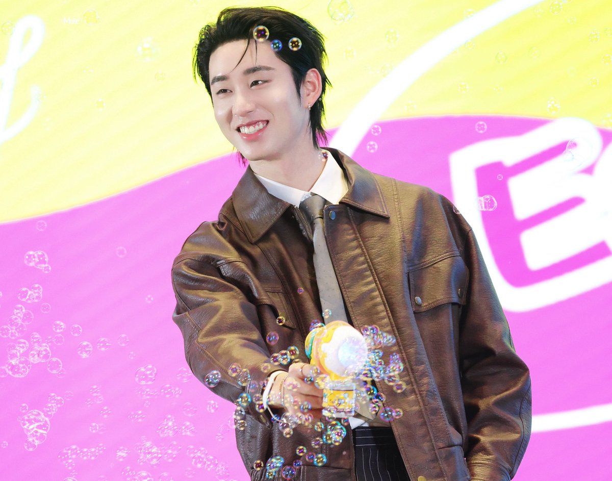 loving_fictions's tweet photo. The bubbles 🫧  made them so happy 😭😭🤏

#WilliamEst #วิลเลี่ยมเอส https://t.co/99GXqadnSj