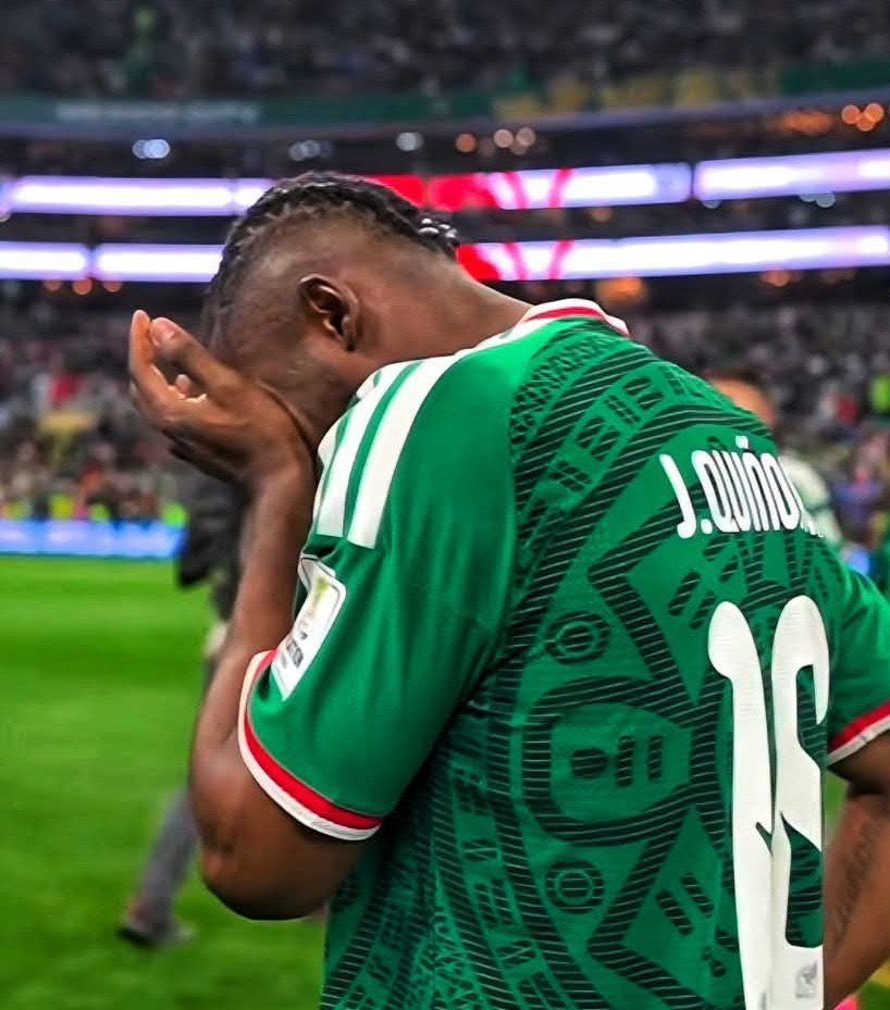 tudimebeto's tweet photo. Julián Quiñones eligió a México, y México también lo eligió a él.

Gracias por hacernos soñar. 🥹❤️‍🩹🇲🇽 https://t.co/D6cViMfmWP