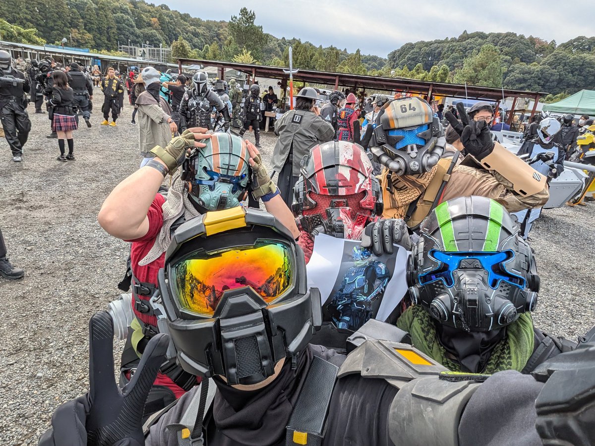 gachi691's tweet photo. 今年の11月22日、
好きな映画や漫画、ゲームに憧れ、自分の「好き」を全力で表現した猛者たちが集うお祭り――Armor祭が開催されます！

ドレスコードは自由！
自分がarmorだと思ったらarmorだそう（もちろん警察のお世話にならない範囲で😄）。

みんなで交流したり、サバゲーやチャンバラを楽しんだりと、一日中にぎやかに遊べるイベントです！

「気になるけど初めてだから不安…」という方も大丈夫。
参加者は気さくで優しい人ばかりなので、ぜひ気軽に遊びに来てください✨
さてまずは去年の振り返りからのんびり広報していきましょうかね
#ARMOR祭
#ARMOR祭2026
#サバゲー
#LARP 
#SF装備
#Airsoft 
#halo
