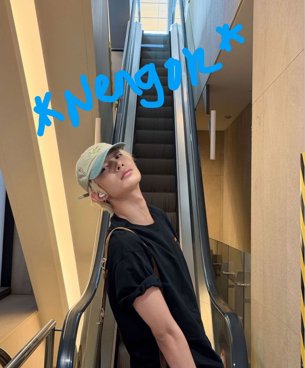 EvanLeae's tweet photo. @ajeongian Hmm? https://t.co/XTGnqy4wmv