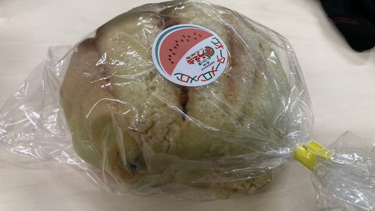 LightingPanda's tweet photo. ウォーターメロンメロンパンw https://t.co/pfBobTqMoX
