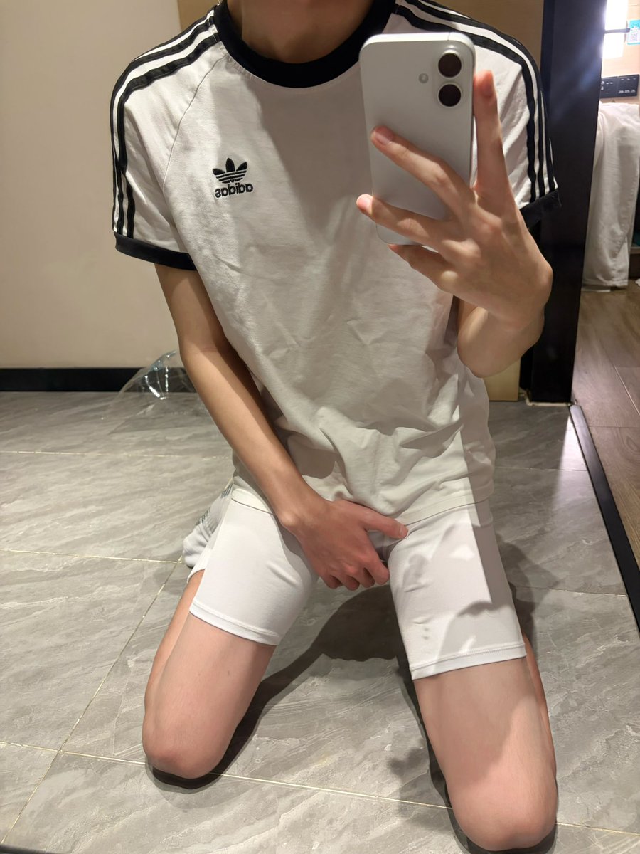 bebi26868's tweet photo. ➗y 弟弟哥哥快来私💌我🥵 #男高 #男初 https://t.co/ovTZ0ACaxE