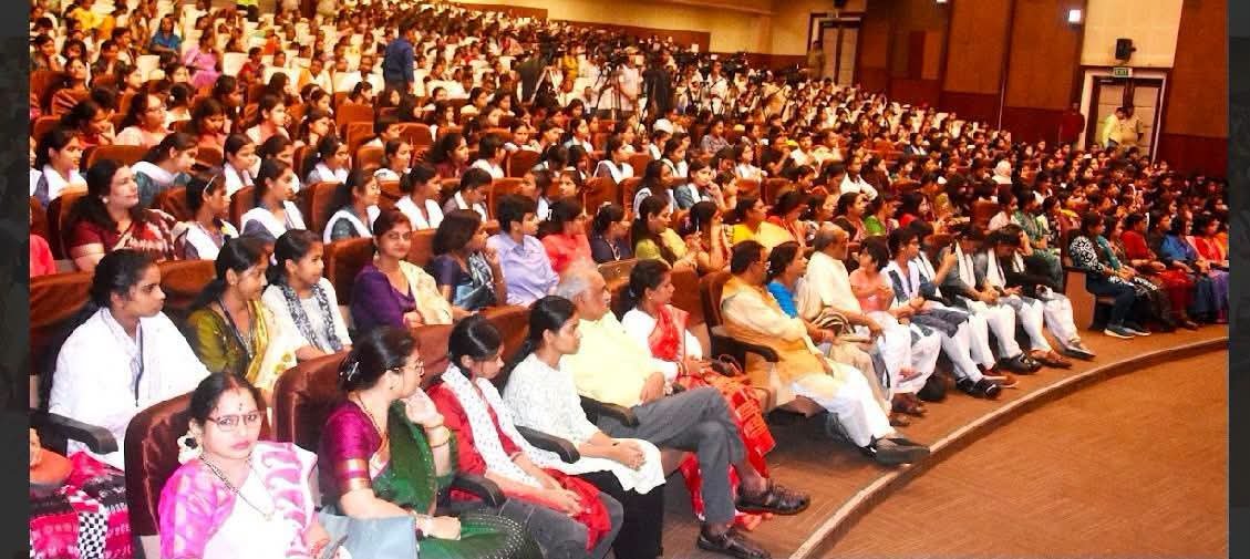 bjmmodisha's tweet photo. ଡ଼ଃ ଶ୍ୟାମା ପ୍ରସାଦ ମୁଖାର୍ଜୀଙ୍କ ୧୨୫ତମ ଜୟନ୍ତୀ ଅବସରରେ ସୋଆ (SOA) ଅଡିଟୋରିୟମ୍‌ରେ "ଛାତ୍ରୀ ସମ୍ମିଳନୀ"  କାର୍ଯ୍ୟକ୍ରମର ଅନୁଷ୍ଠିତ ହୋଇ ଯାଇଛି।ଓଡ଼ିଶାର ମାନ୍ୟବର ମୁଖ୍ୟମନ୍ତ୍ରୀ ଶ୍ରୀ ମୋହନ ଚରଣ ମାଝୀ ମୁଖ୍ୟ ଅତିଥି ରୂପେ,ଏଫ୍‌.ଏମ୍‌. ବିଶ୍ୱବିଦ୍ୟାଳୟର ପୂର୍ବତନ କୁଳପତି ପ୍ରଫେସର ମଧୁମିତା ଦାସ, ଫିକି ଫ୍ଲୋ (FICCI FLO)ର ଅଧ୍ୟକ୍ଷା ଶ୍ରୀମତୀ ବିୟୋତପ୍ରଜ୍ଞା ତ୍ରିପାଠୀ ରାଜ୍ୟ ମହିଳା ମୋର୍ଚ୍ଚା ସଭାନେତ୍ରୀ ଡା ଐଶ୍ୱର୍ଯ୍ୟା ବିଶ୍ୱାଳ,ରାଜ୍ୟ ସମ୍ପାଦିକା ଶ୍ରୀମତୀ ସ୍ମୃତି ପଟ୍ଟନାୟକ ଉପସ୍ଥିତ ରହି କାର୍ଯ୍ୟକ୍ରମକୁ ଗରିମାମୟ କରିଥିଲେ।
@AshBiswal 
@VanathiBJP 
@BJPMahilaMorcha 
@MohanMOdisha 
@SmrutiPattnaik6 
@SamalManmohan7 
@Manas_BJP 
@BJP4India 
@BJP4Odisha