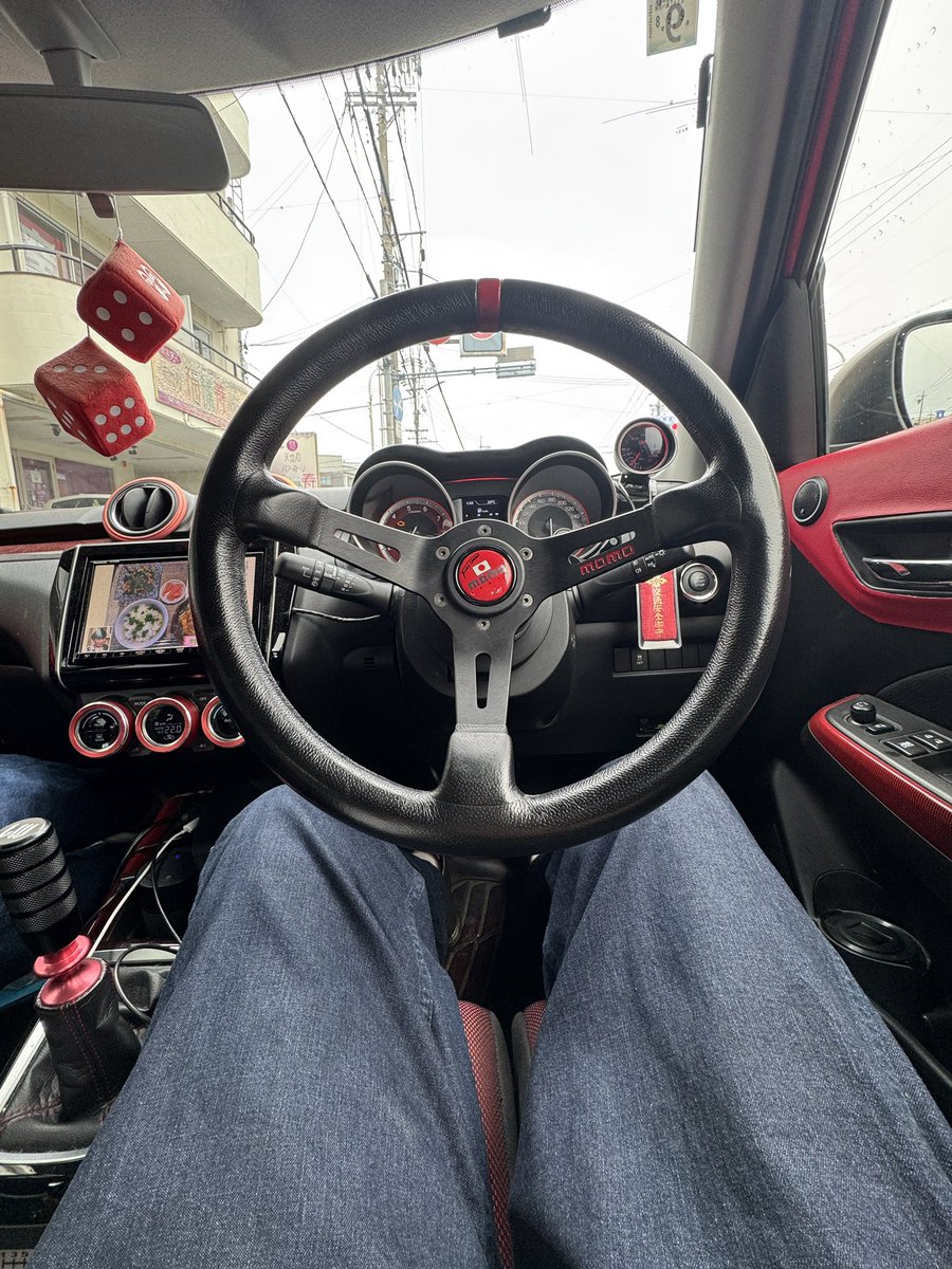SUNcamera_'s tweet photo. ステージ2花火ﾊﾟﾝﾊﾟﾝ仕様で街ブラ
速え！けど低速のギクシャク半端なくない？笑 https://t.co/kdfpBgQebz