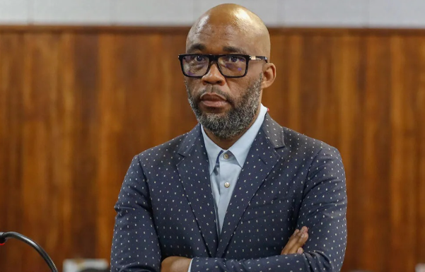 Newzroom405's tweet photo. [BREAKING NEWS] Vusimuzi 'Cat' Matlala will not testify at the #madlangaCommission on Tuesday. #Newzroom405 https://t.co/JQxBT7tybm