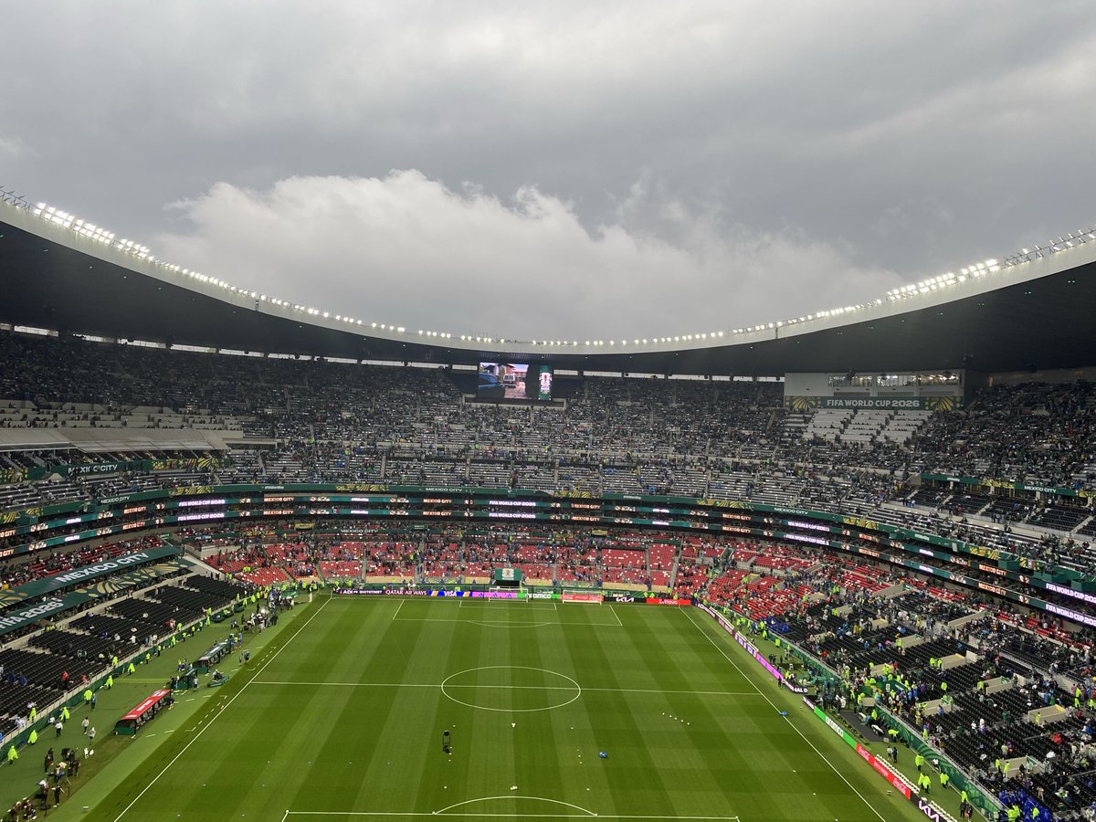 AJPFC's tweet photo. #pompey at the Azteca something else this https://t.co/wGKREDBIRh