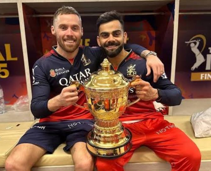 arshdeep3444's tweet photo. 🚨Phil Salt on His Bond with Virat Kohli ❤️

Phil Salt revealed that during RCB's open training session, he jokingly threw a foam ball, but it accidentally hit Virat Kohli on the side of his head. Virat immediately realized it was Salt, ran after him, and playfully tackled him.

Salt said that this unexpected moment became the perfect ice-breaker and marked the beginning of their strong bond. Phil salt also said Virat Kohli is not only one of the greatest players ever, but also an incredible human being. ❤️
