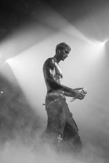agenclicheverre's tweet photo. Faltan solo 2 meses para el regreso de Machine Gun Kelly a México. 🇲🇽⚡
artista se presentará el próximo 3 de septiembre en el Estadio Fray Nano con un show que reunirá éxitos como bloody valentine, my ex’s best friend, I Think I’m OKAY y maybe.
#MGK #MachineGunKelly #PopPunk https://t.co/MU0oNXrleI
