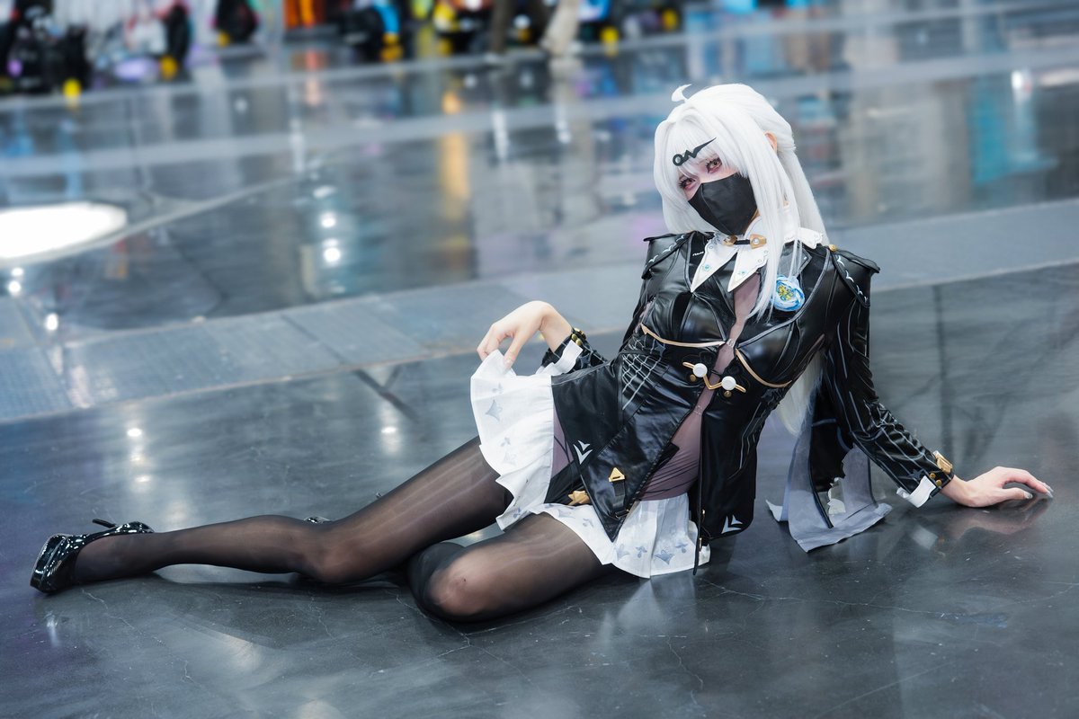 MeIDMr's tweet photo. 杭州ad06漫展拍到的
＃漫展 ＃cosplay #米哈游 ＃崩铁 https://t.co/eM1OD8QSSk