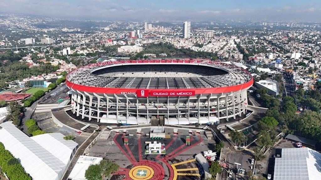 Antonio_Rosique's tweet photo. Concluyó la participación del Estadio CdMx y de México en la #CopaDelMundo2026 

👉🏻 El estadio con más partidos mundialistas albergados en la historia (25)

👉🏻 El único estadio en haber inaugurado en 3 ocasiones la Copa Del Mundo

Así fue la participación en el 2026:
🇲🇽 2-0 🇿🇦 | 👥80,824 aficionados aprox.
🇺🇿 1-3 🇨🇴 | 👥80,824 aficionados aprox.
🇲🇽 3-0 🇨🇿 | 👥80,824 aficionados aprox.
🇲🇽 2-0 🇪🇨 | 👥80,824 aficionados aprox.
🇲🇽 2-3 🏴󠁧󠁢󠁥󠁮󠁧󠁿 | 👥80,824 aficionados aprox.

#FIFAWorldCup2026
